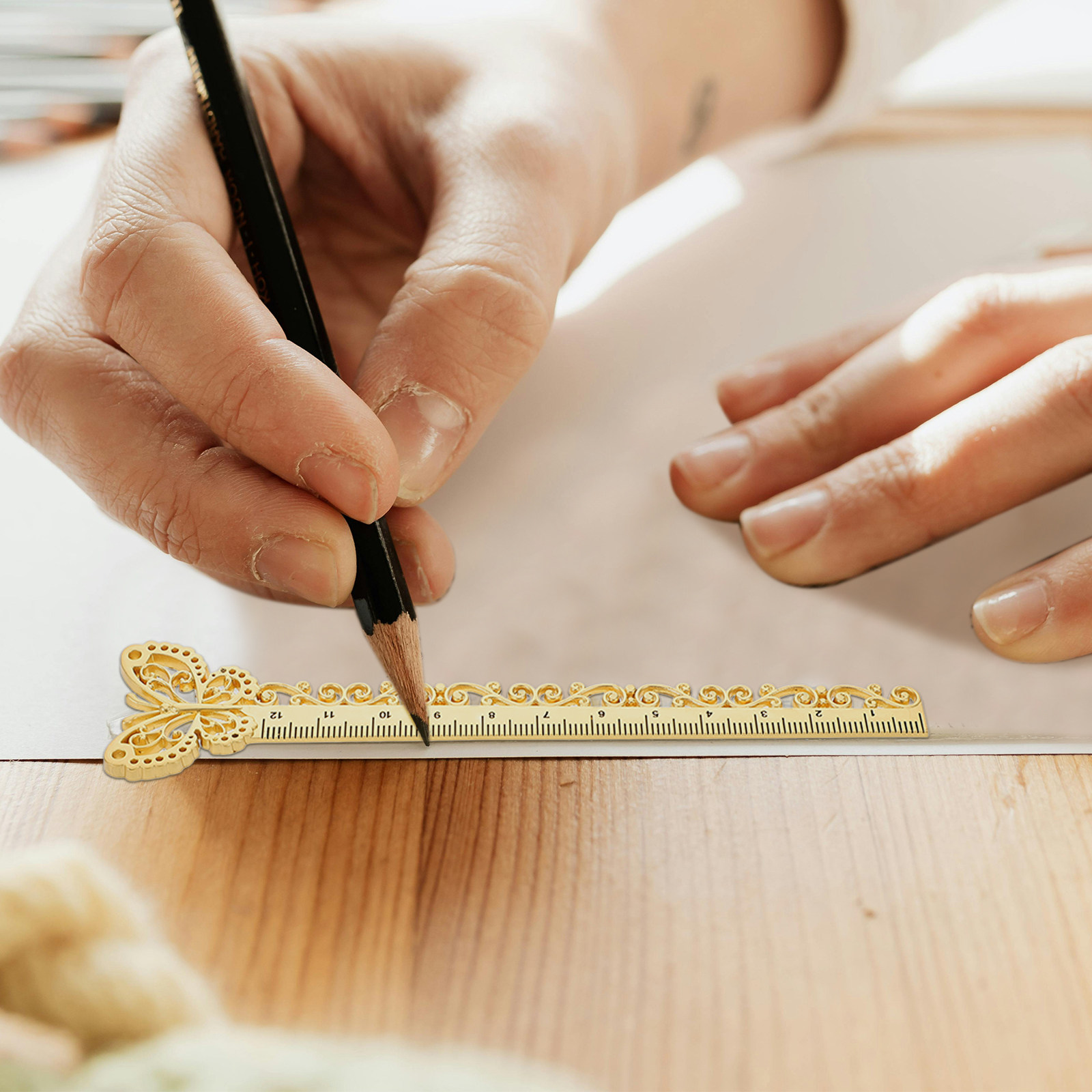 Alloy Bookmark Ruler Hollow Me - Stationery Books 评论和价格